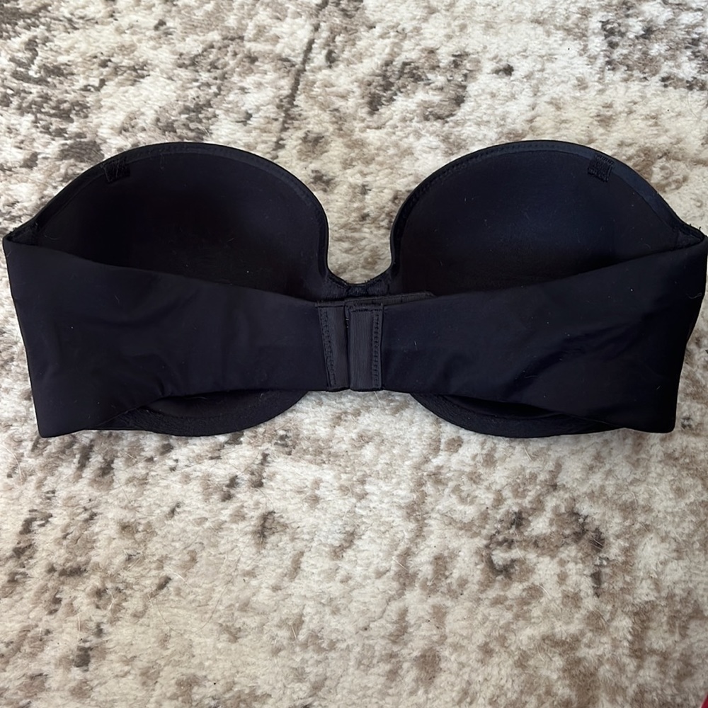 Victoria’s Secret Lined Black Underwire Bra - Picture 2 of 3
